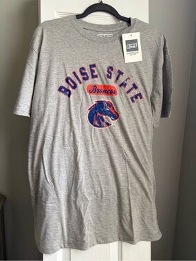 NWT Boise State Broncos Gray Logo Tee